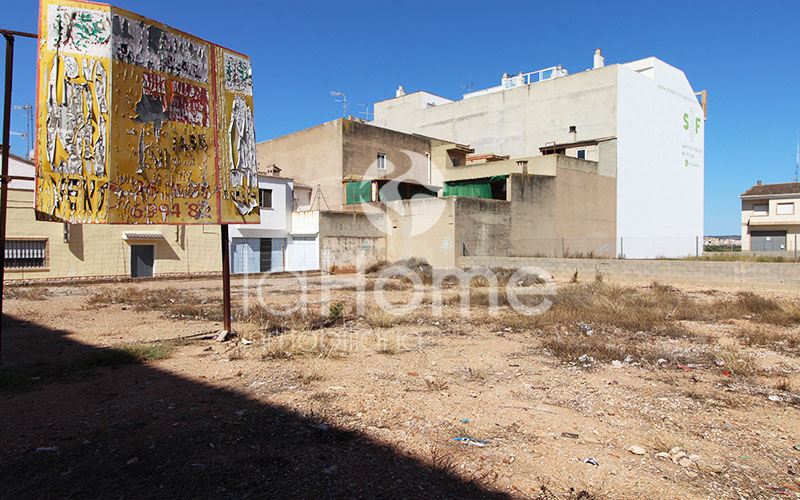 PARCELA EN VENTA EN EL CENTRO DE LA POBLA DE VALLBONA